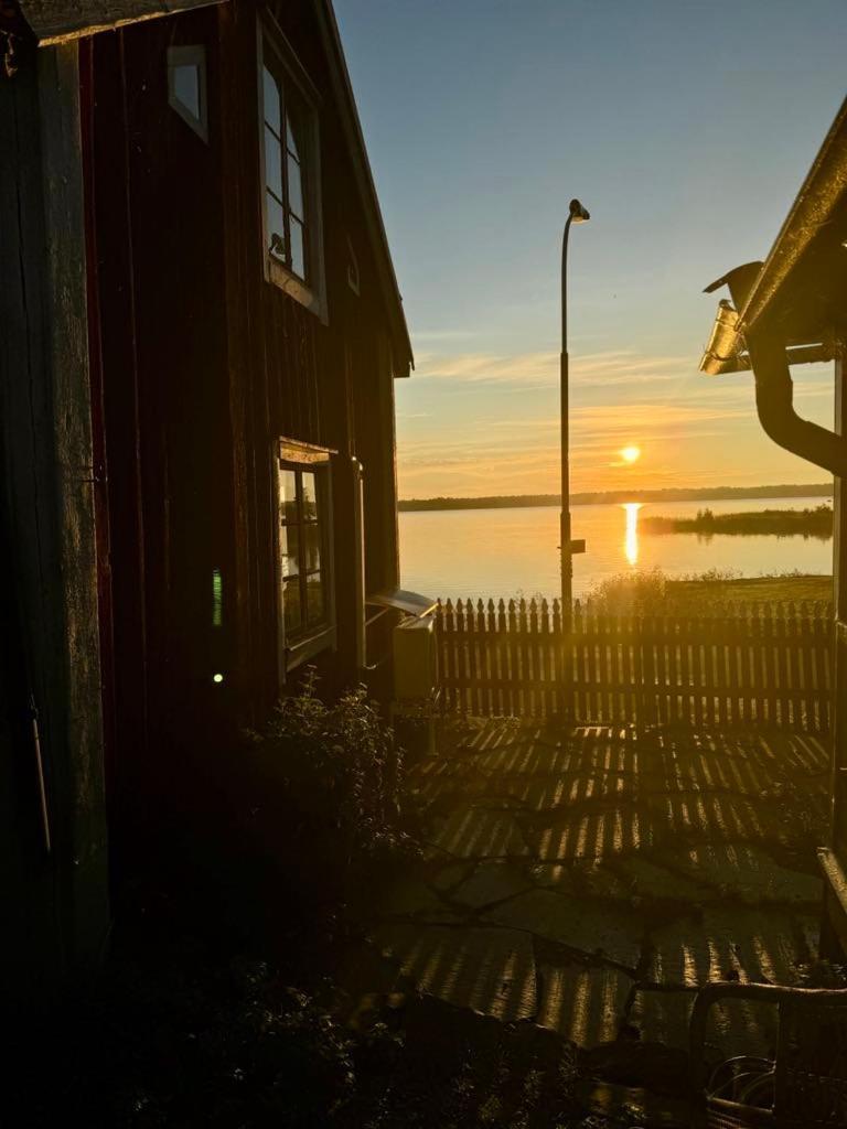 Remarkable Harbour View Cabin. Östhammar Exteriér fotografie